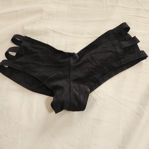 IHeartRaves black booty shorts